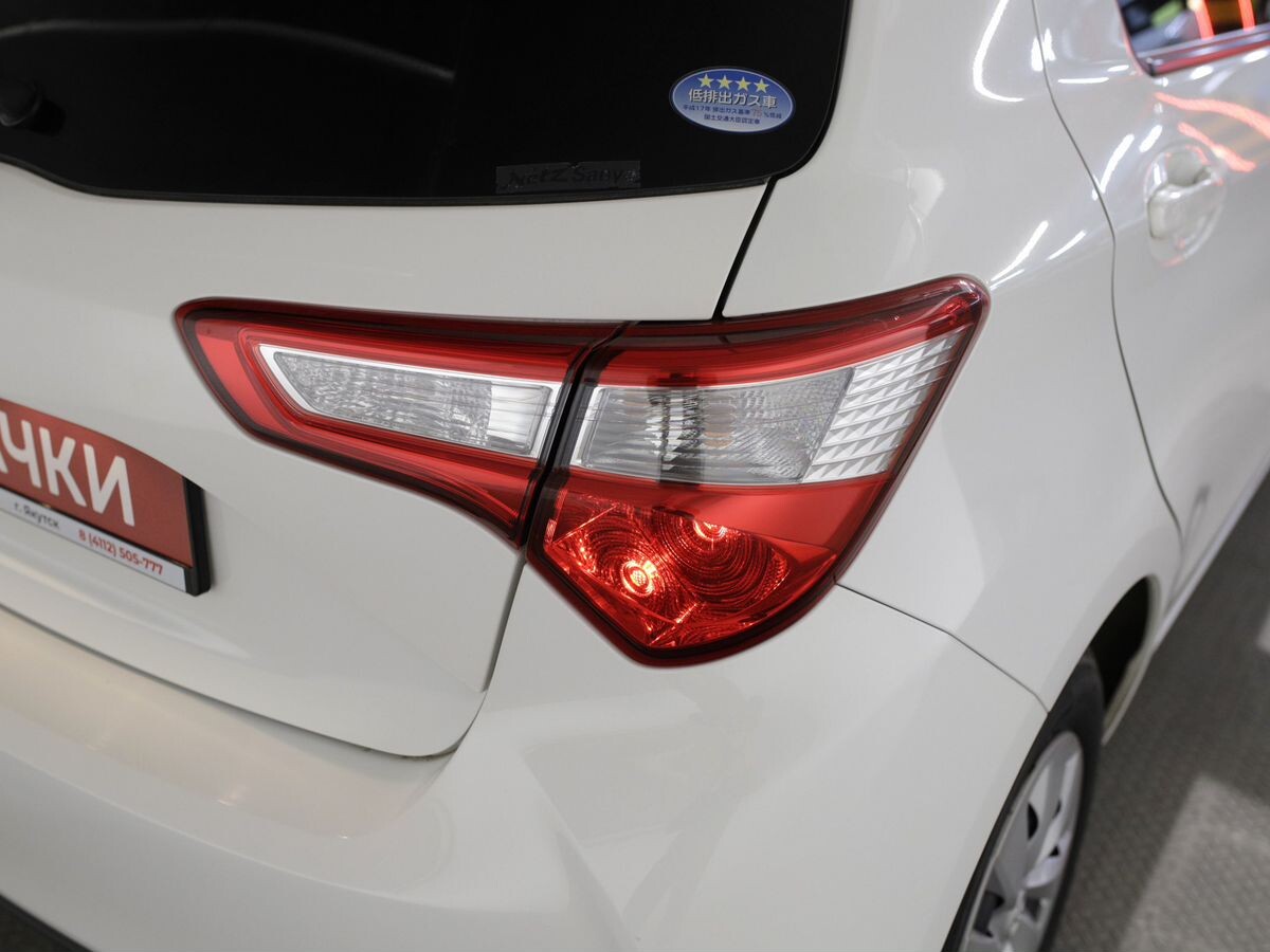 Toyota Vitz 2018 - фото автомобиля