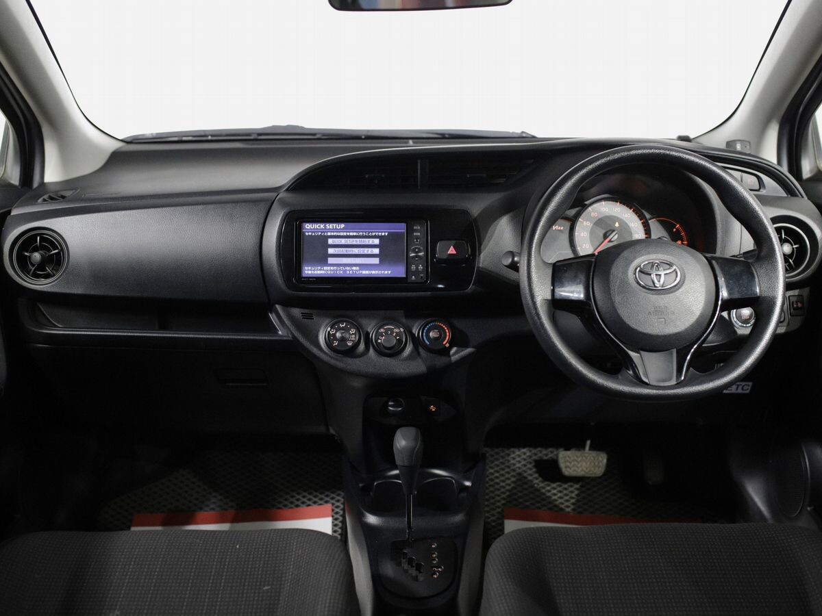 Toyota Vitz 2018 - фото автомобиля