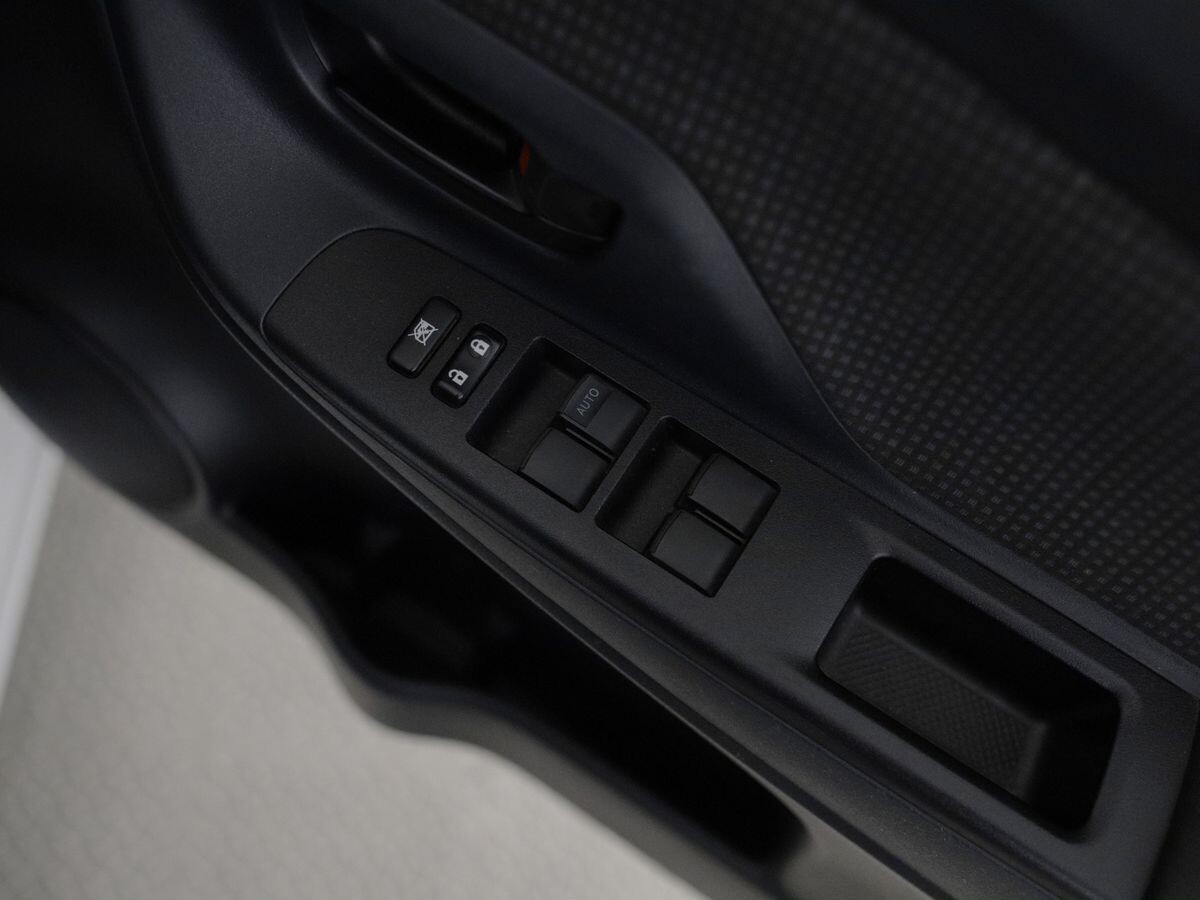 Toyota Vitz 2018 - фото автомобиля