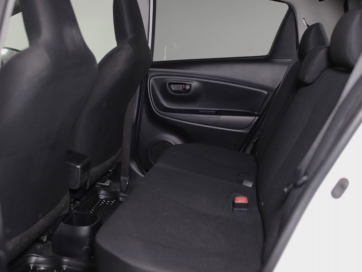 Toyota Vitz 2019 - фото автомобиля