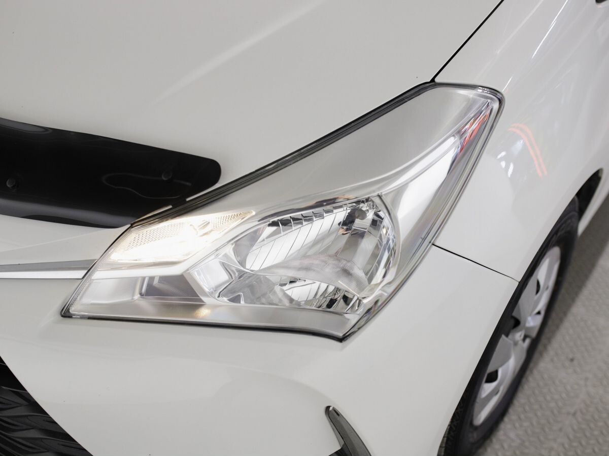 Toyota Vitz 2019 - фото автомобиля