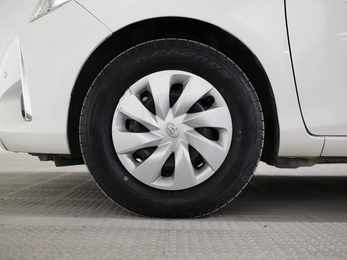 Toyota Vitz 2019 - фото автомобиля