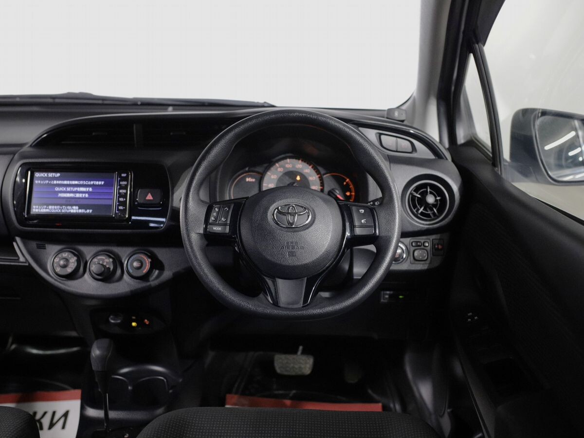 Toyota Vitz 2019 - фото автомобиля