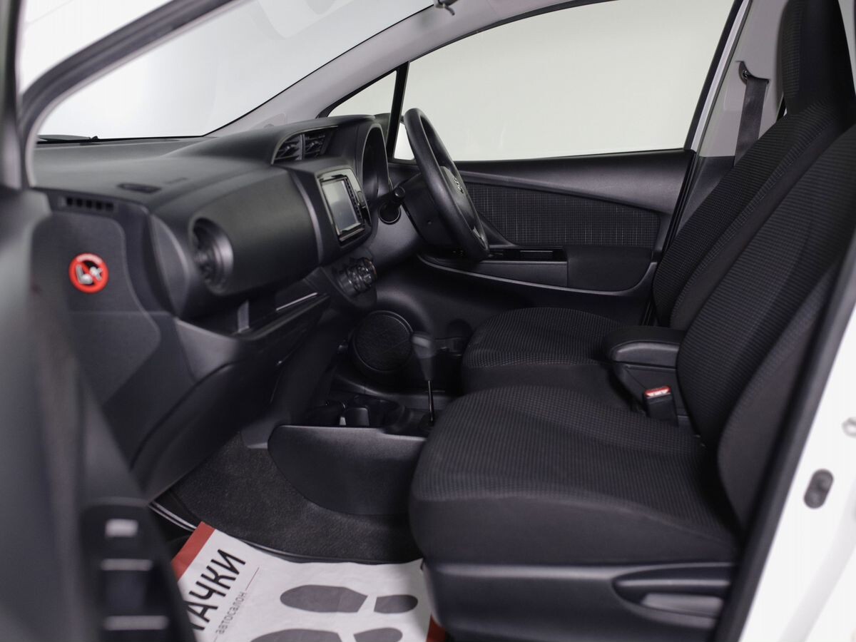 Toyota Vitz 2019 - фото автомобиля