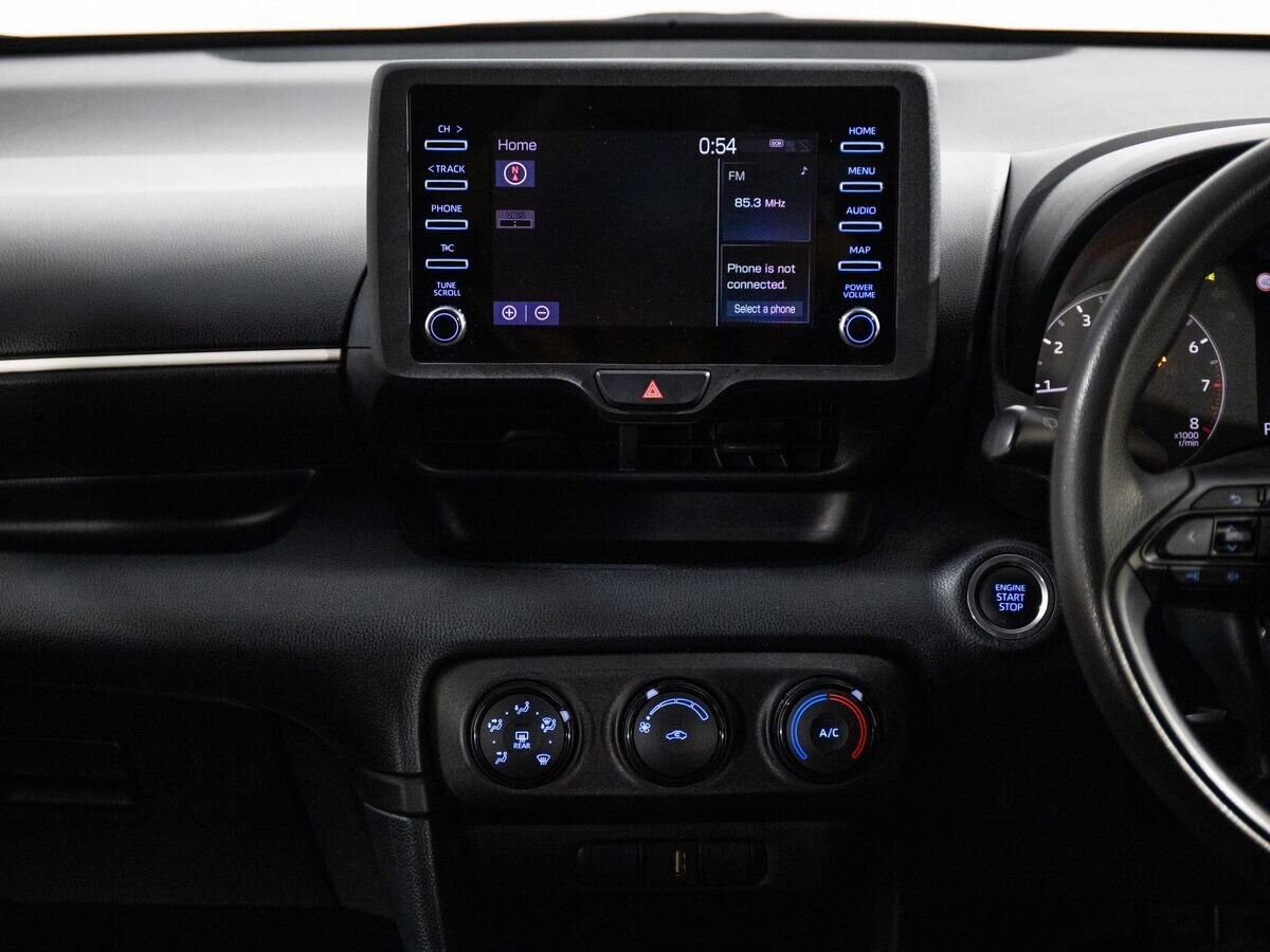 Toyota Yaris 2020 - фото автомобиля