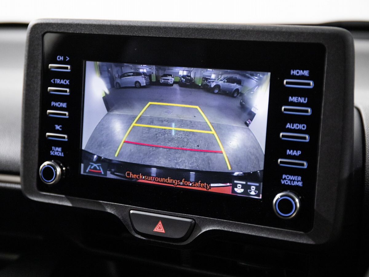 Toyota Yaris 2020 - фото автомобиля