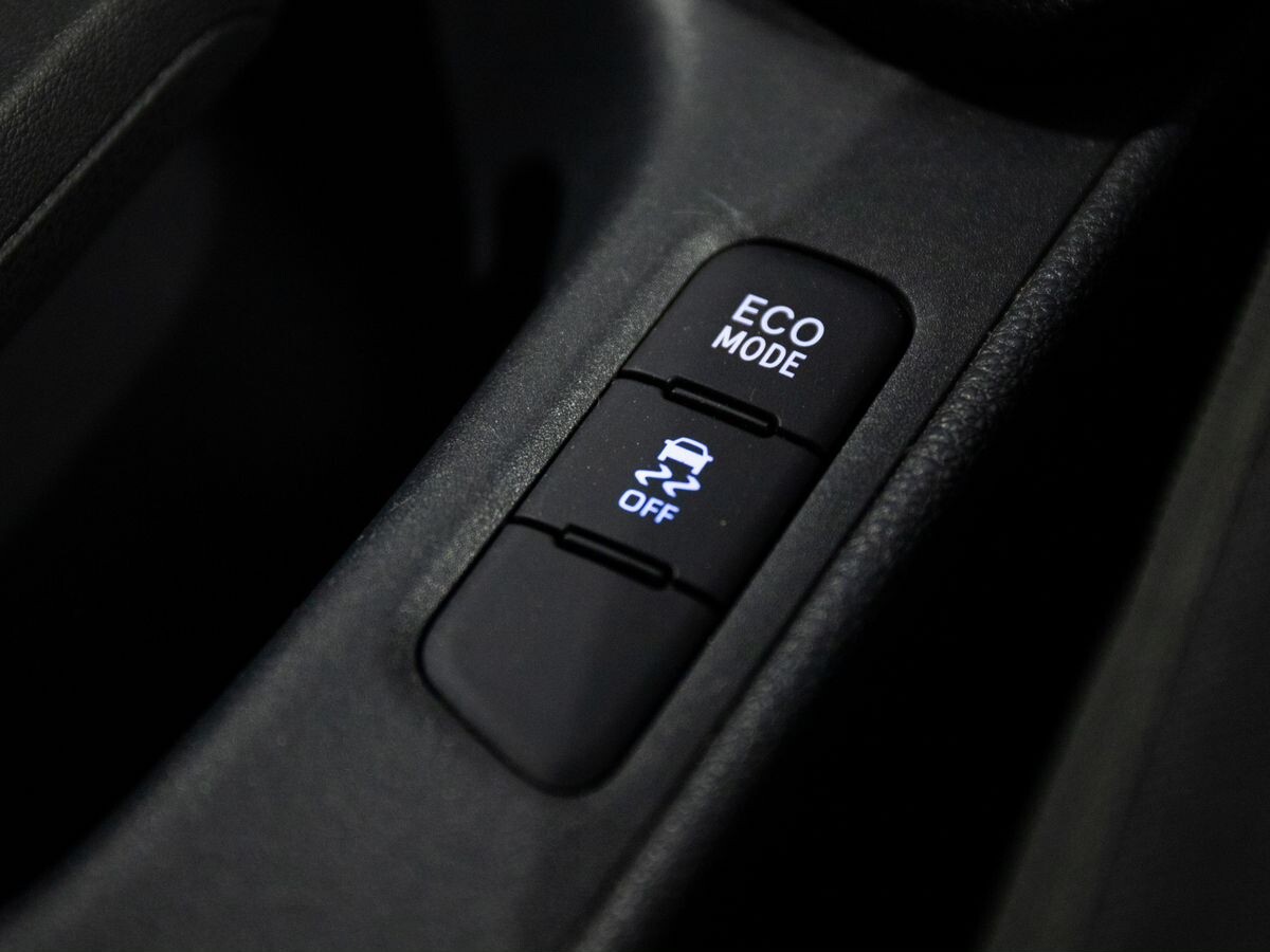 Toyota Yaris 2020 - фото автомобиля