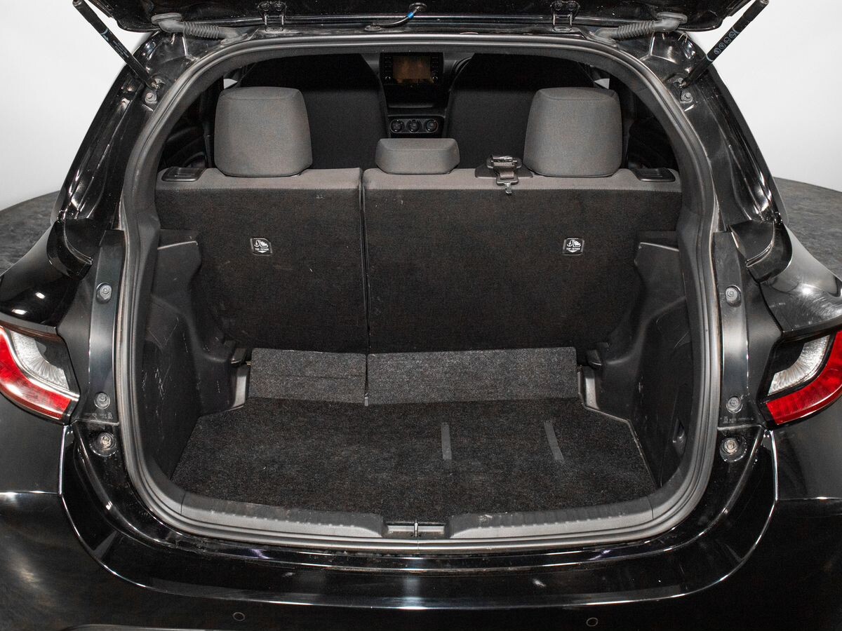 Toyota Yaris 2020 - фото автомобиля