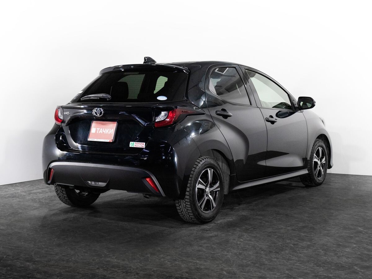 Toyota Yaris 2020 - фото автомобиля