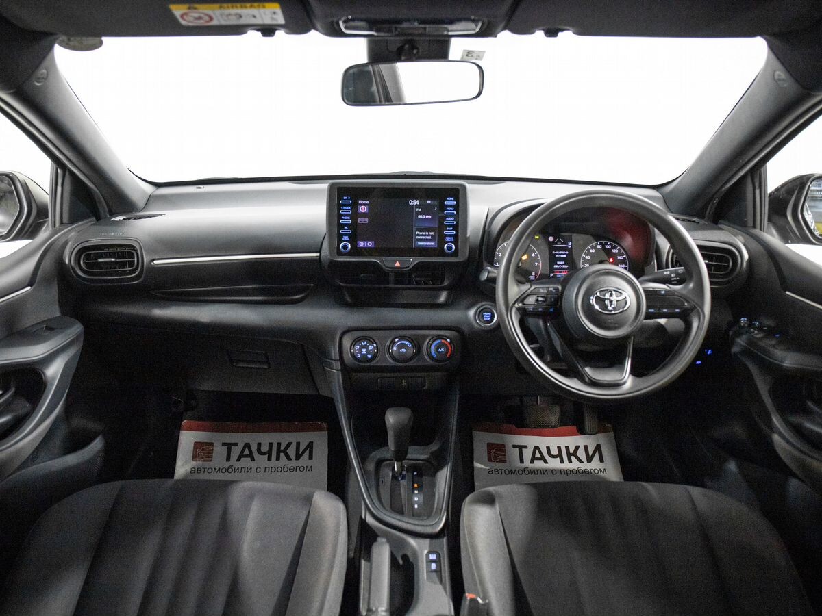 Toyota Yaris 2020 - фото автомобиля