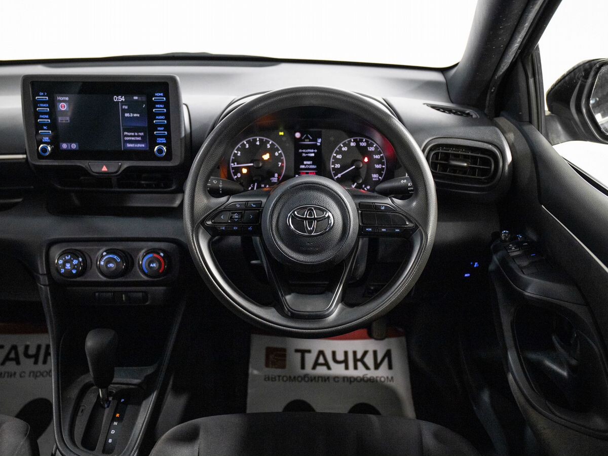 Toyota Yaris 2020 - фото автомобиля