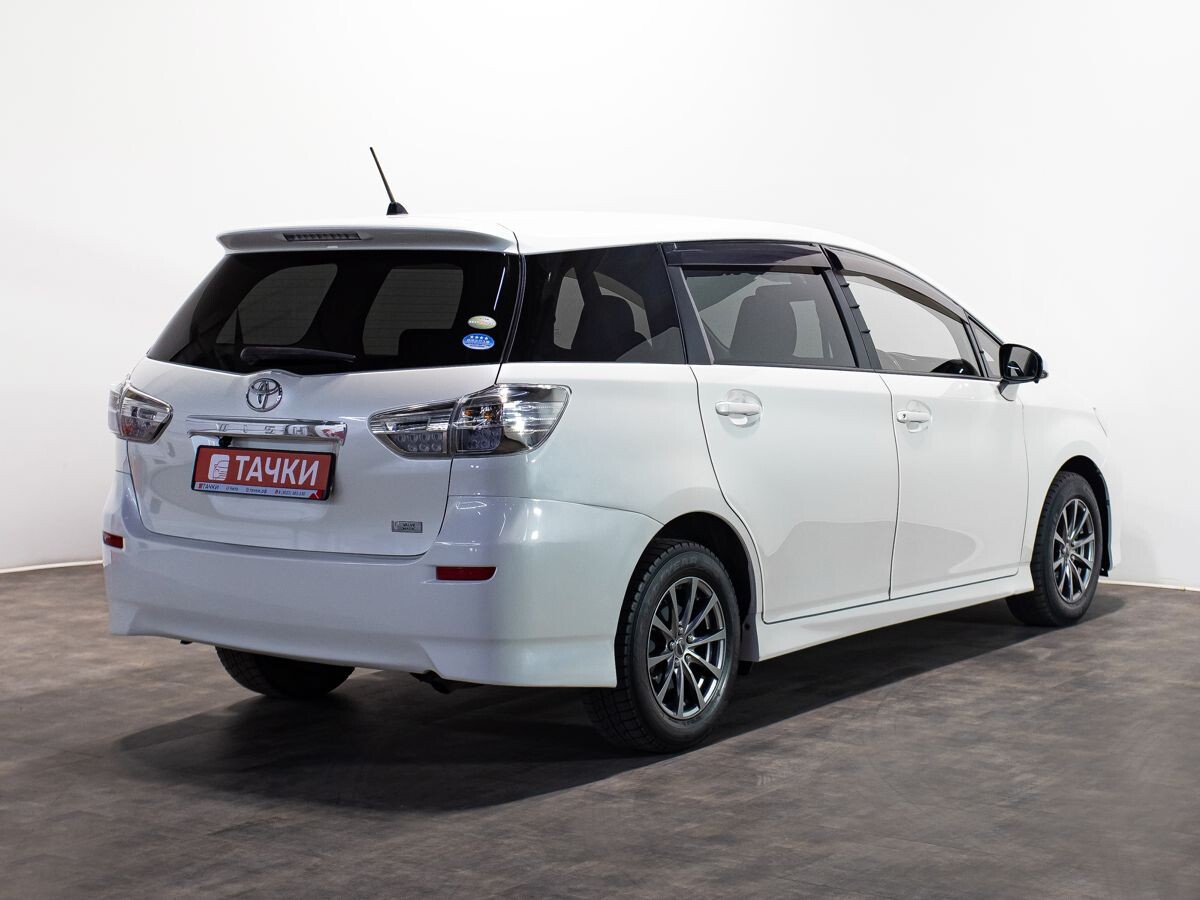 Toyota Wish 2013 - фото автомобиля