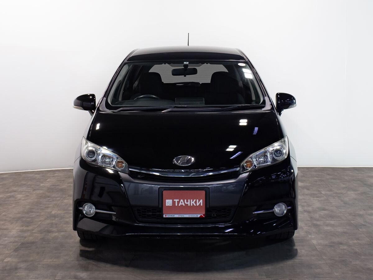 Toyota Wish 2013 - фото автомобиля