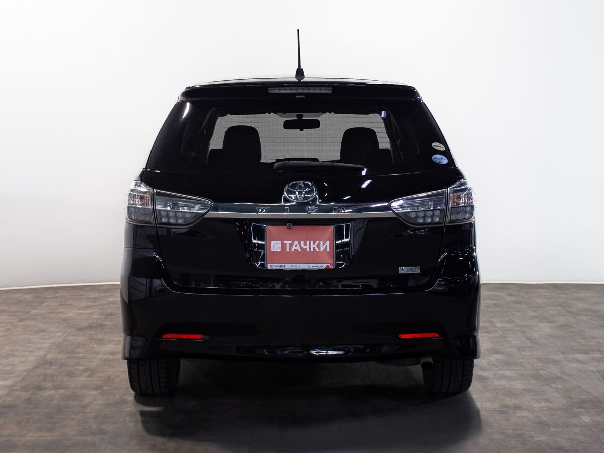 Toyota Wish 2013 - фото автомобиля