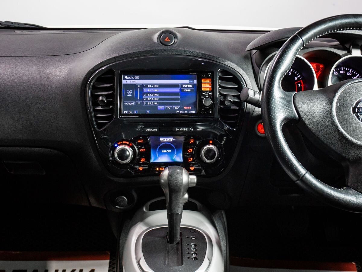 Nissan Juke 2012 - фото автомобиля