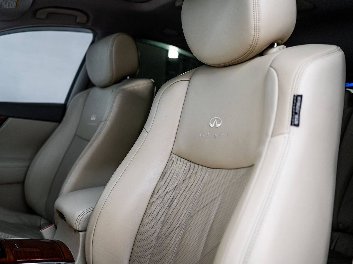 Infiniti FX 2011 - фото автомобиля