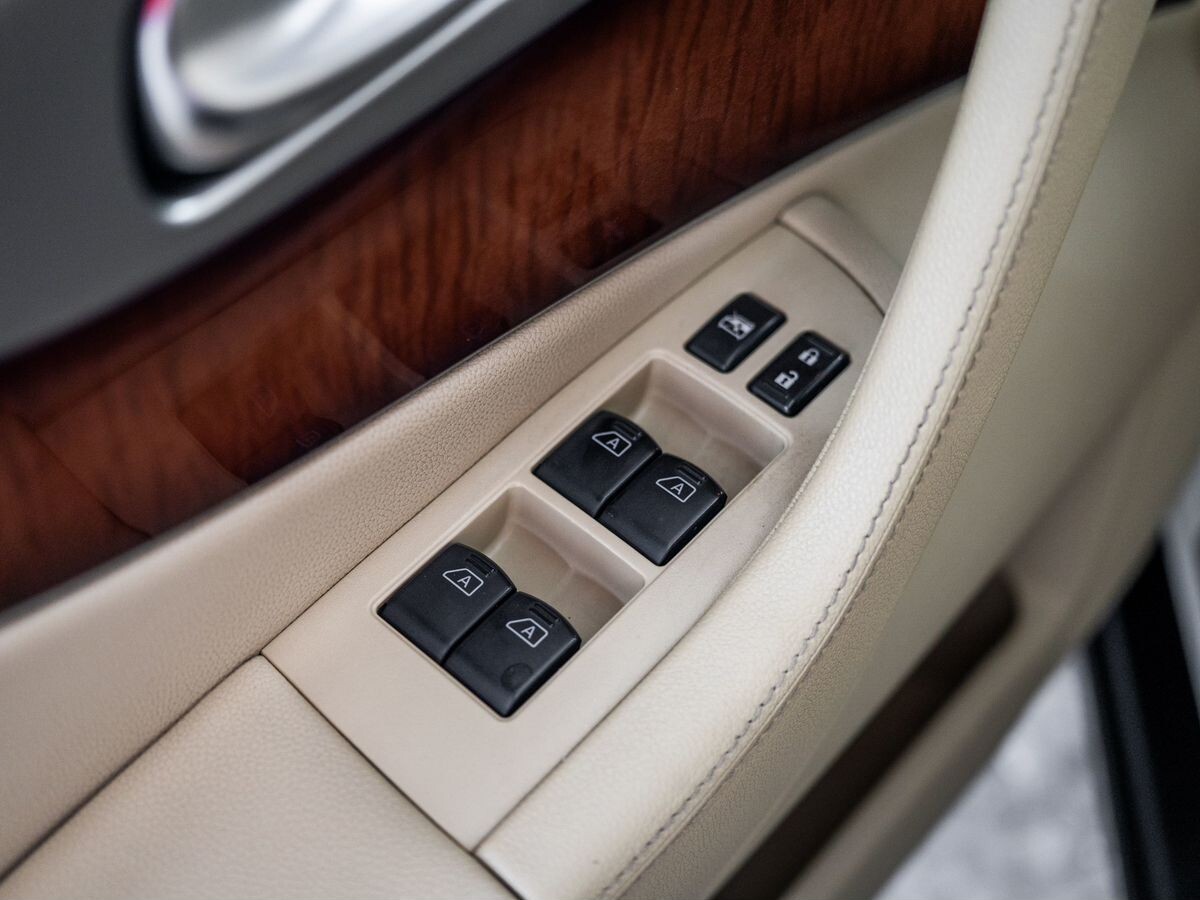 Infiniti FX 2011 - фото автомобиля