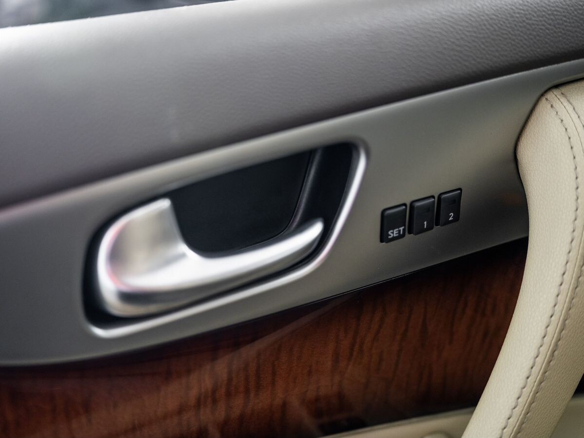 Infiniti FX 2011 - фото автомобиля