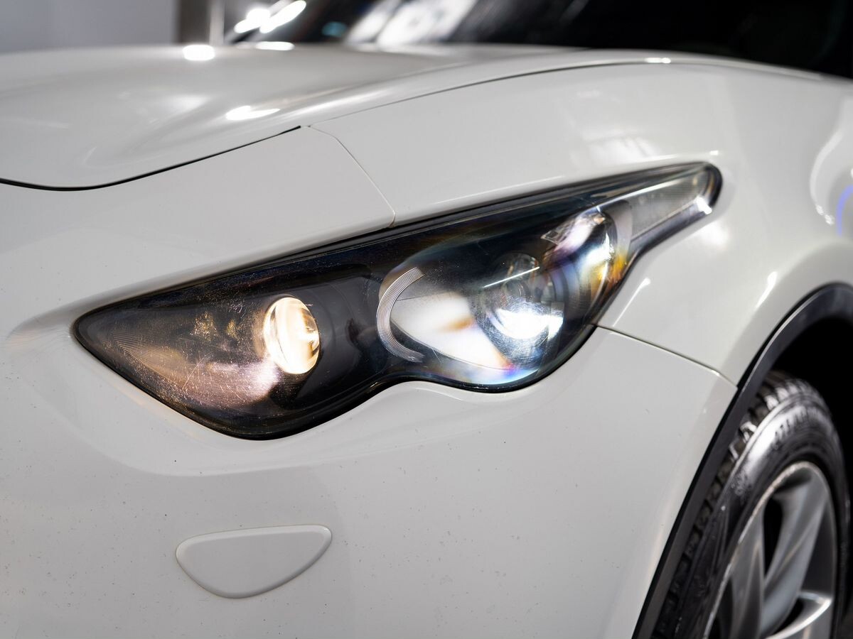 Infiniti FX 2011 - фото автомобиля