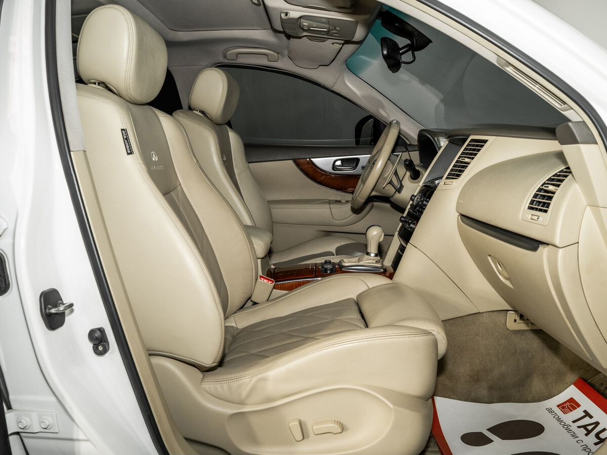 Infiniti FX 2011 - фото автомобиля
