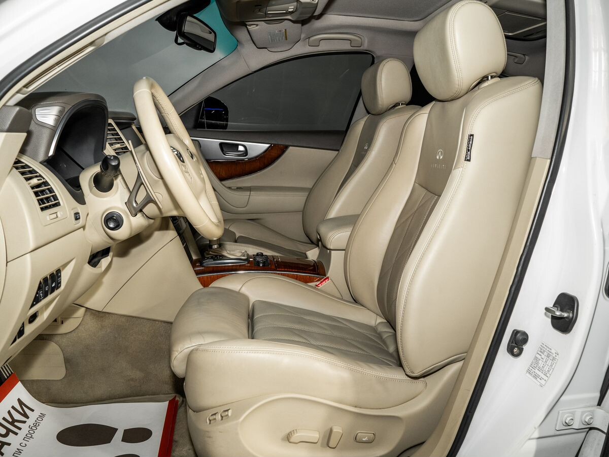 Infiniti FX 2011 - фото автомобиля