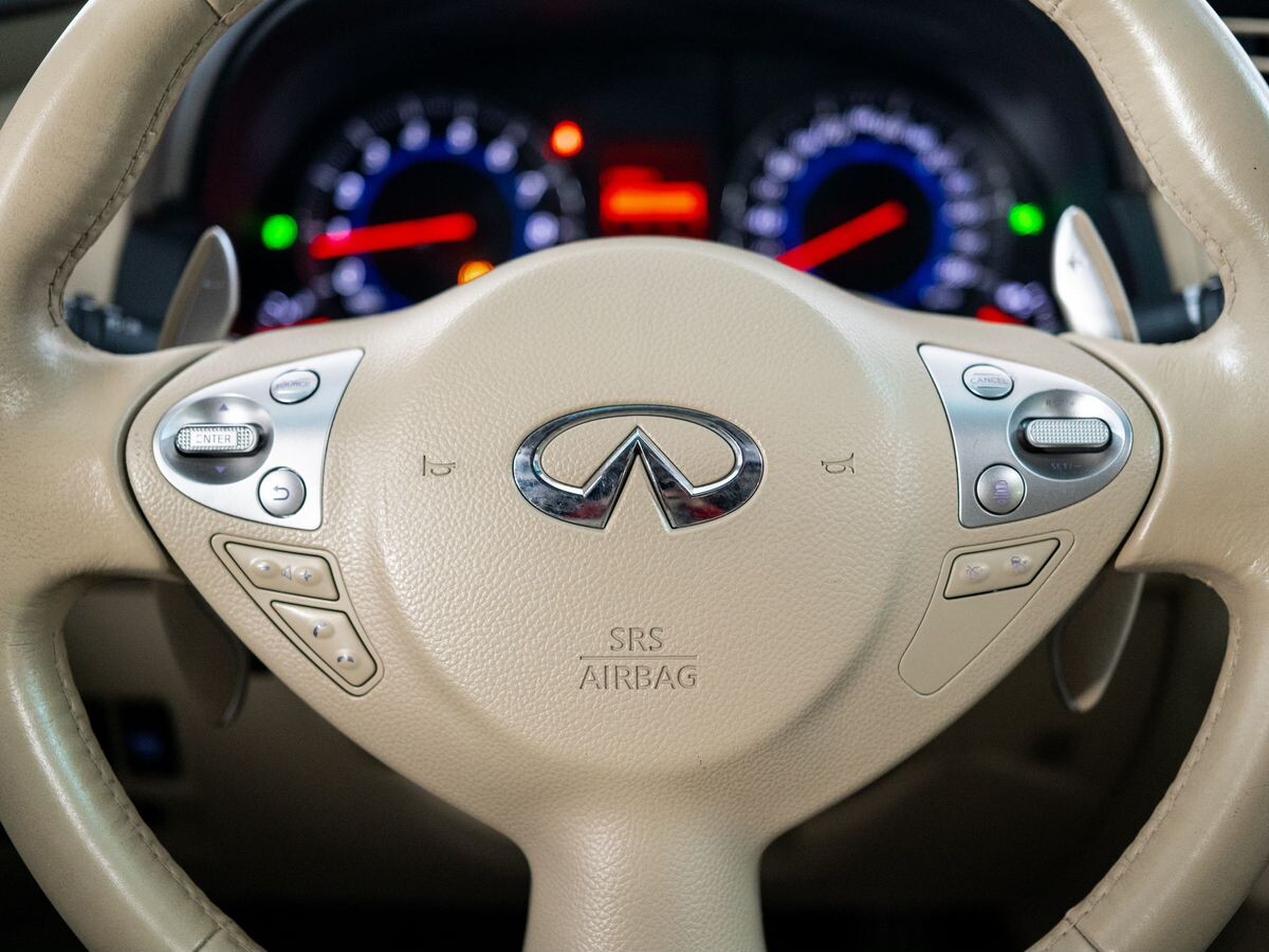 Infiniti FX 2011 - фото автомобиля