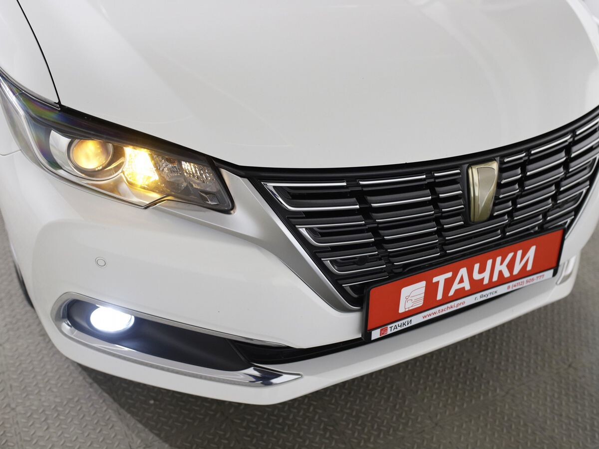 Toyota Premio 2019 - фото автомобиля
