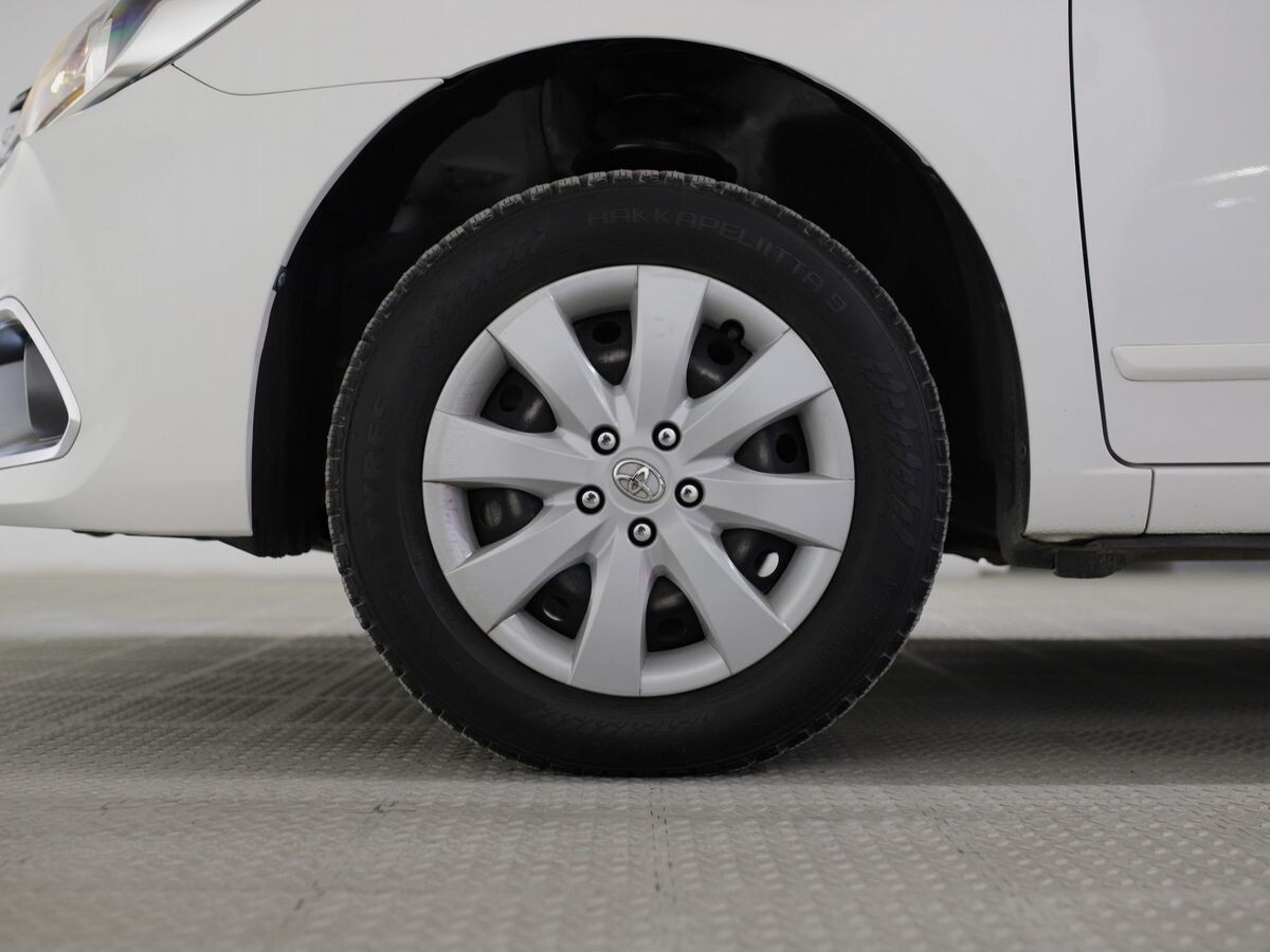 Toyota Premio 2019 - фото автомобиля