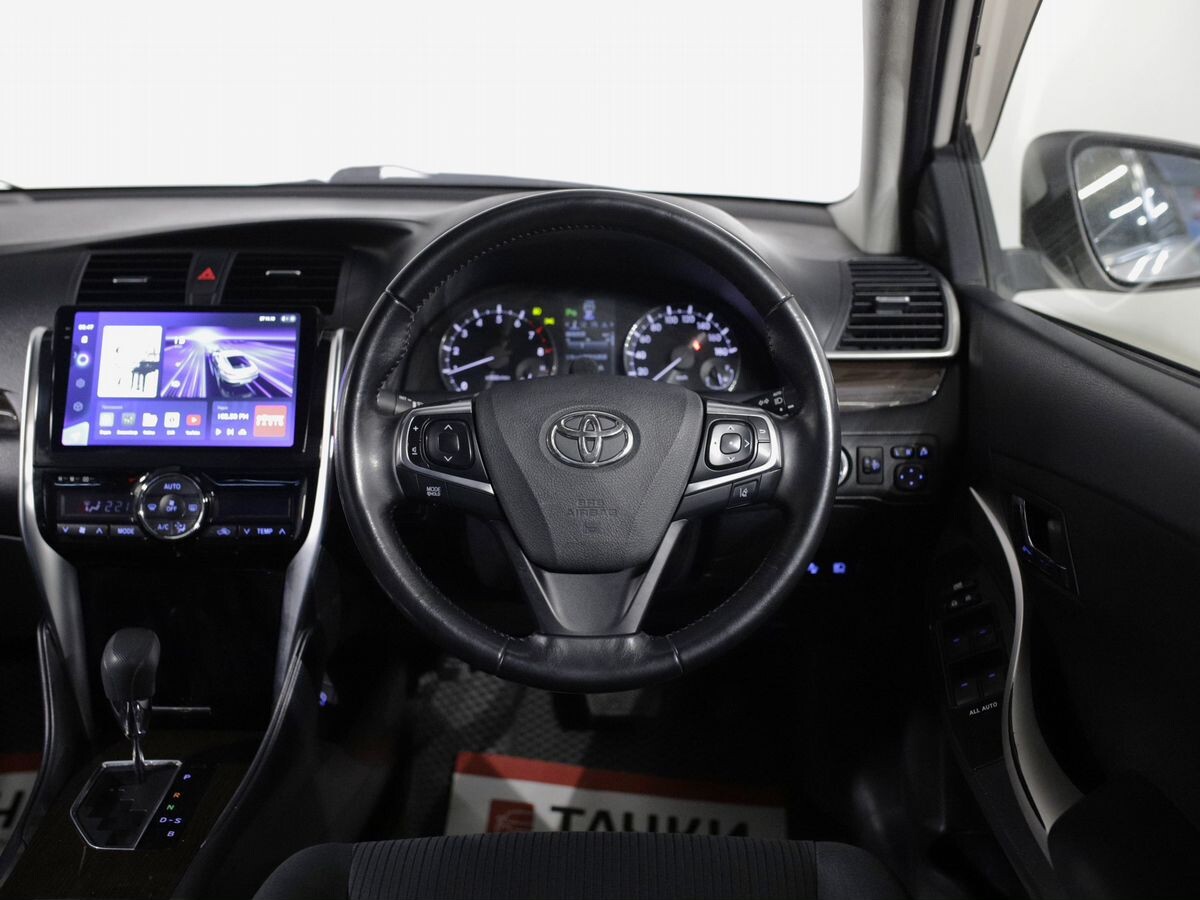 Toyota Premio 2019 - фото автомобиля