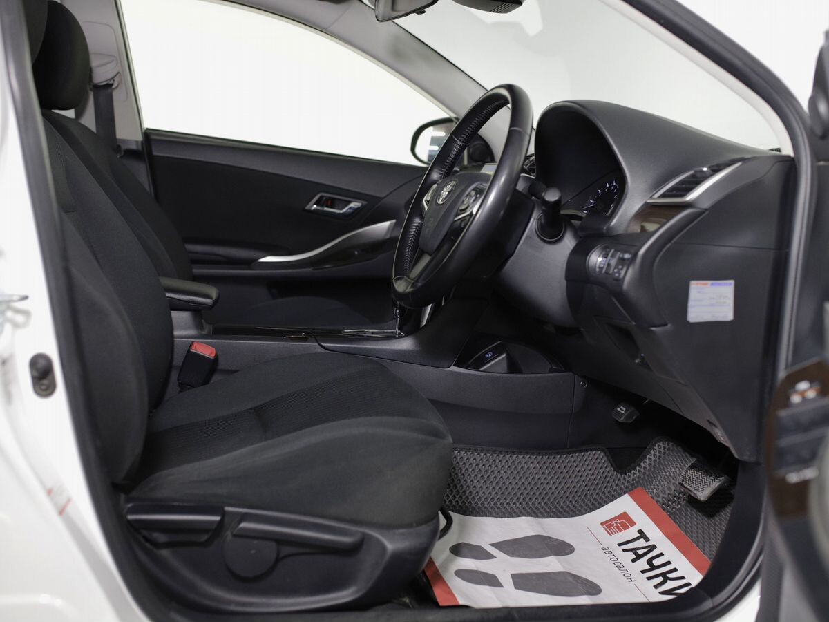 Toyota Premio 2019 - фото автомобиля