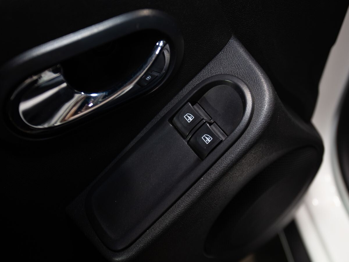 Nissan Terrano 2019 - фото автомобиля