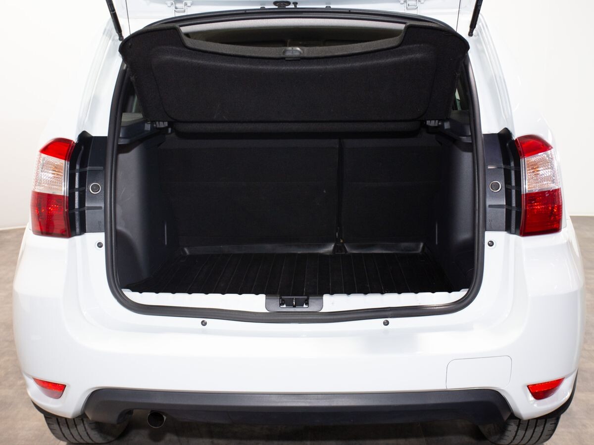 Nissan Terrano 2019 - фото автомобиля