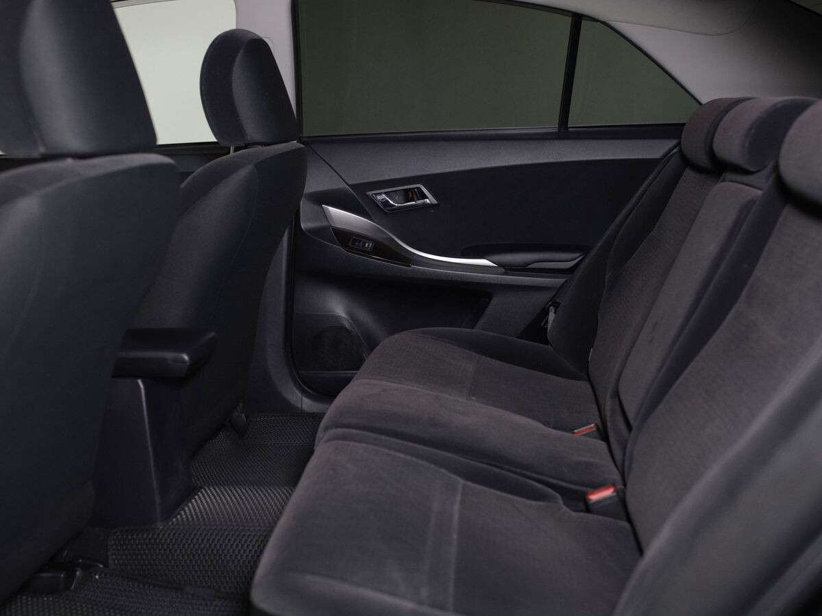 Toyota Premio 2018 - фото автомобиля