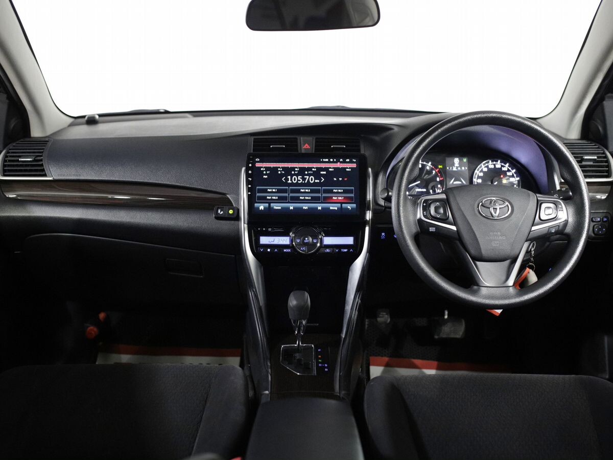 Toyota Premio 2018 - фото автомобиля