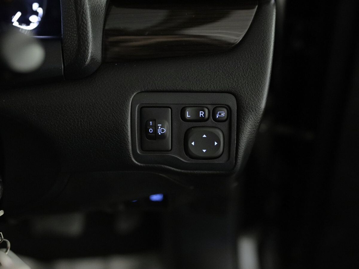 Toyota Premio 2018 - фото автомобиля