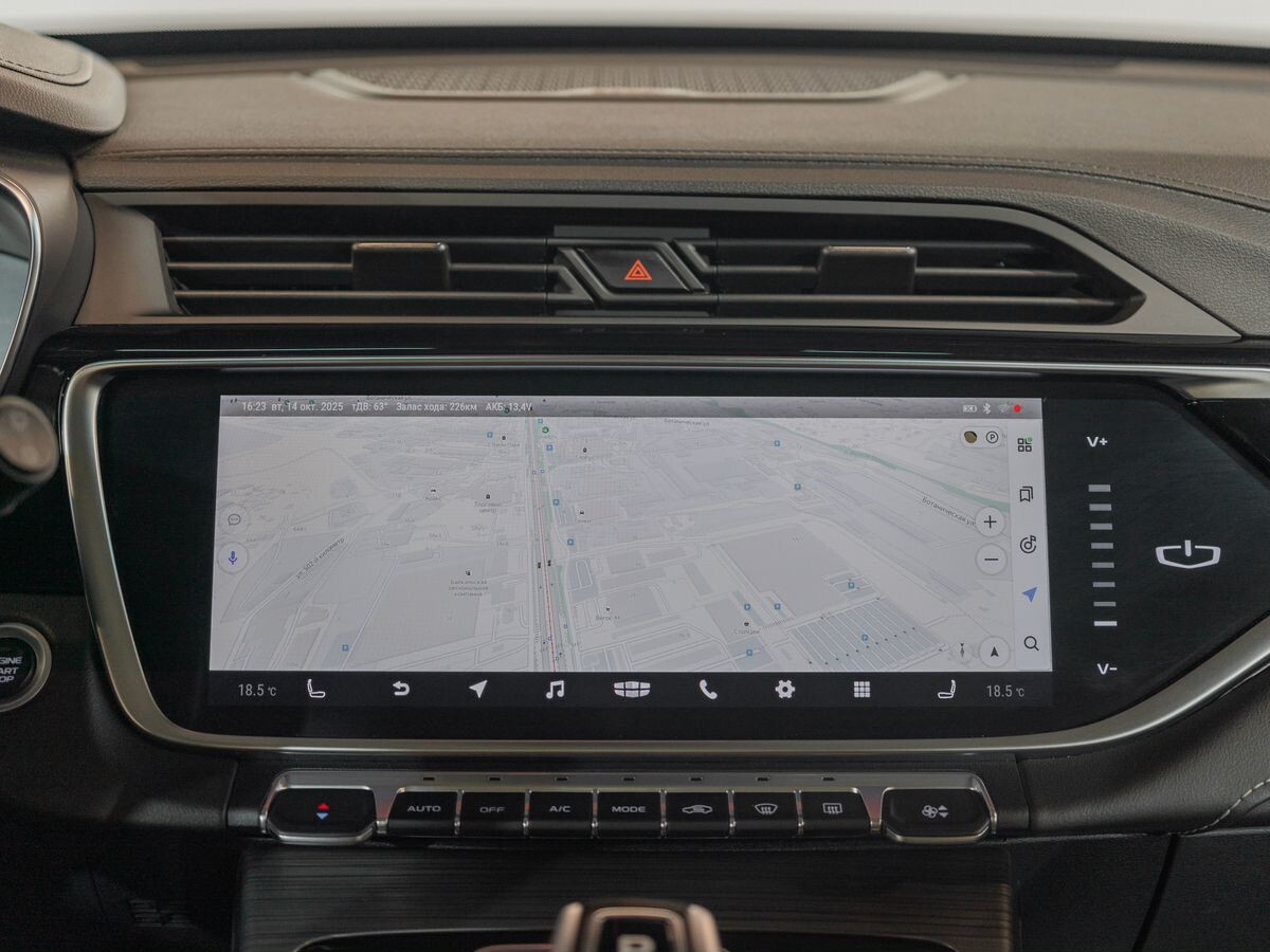 Geely Atlas Pro 2023 - фото автомобиля