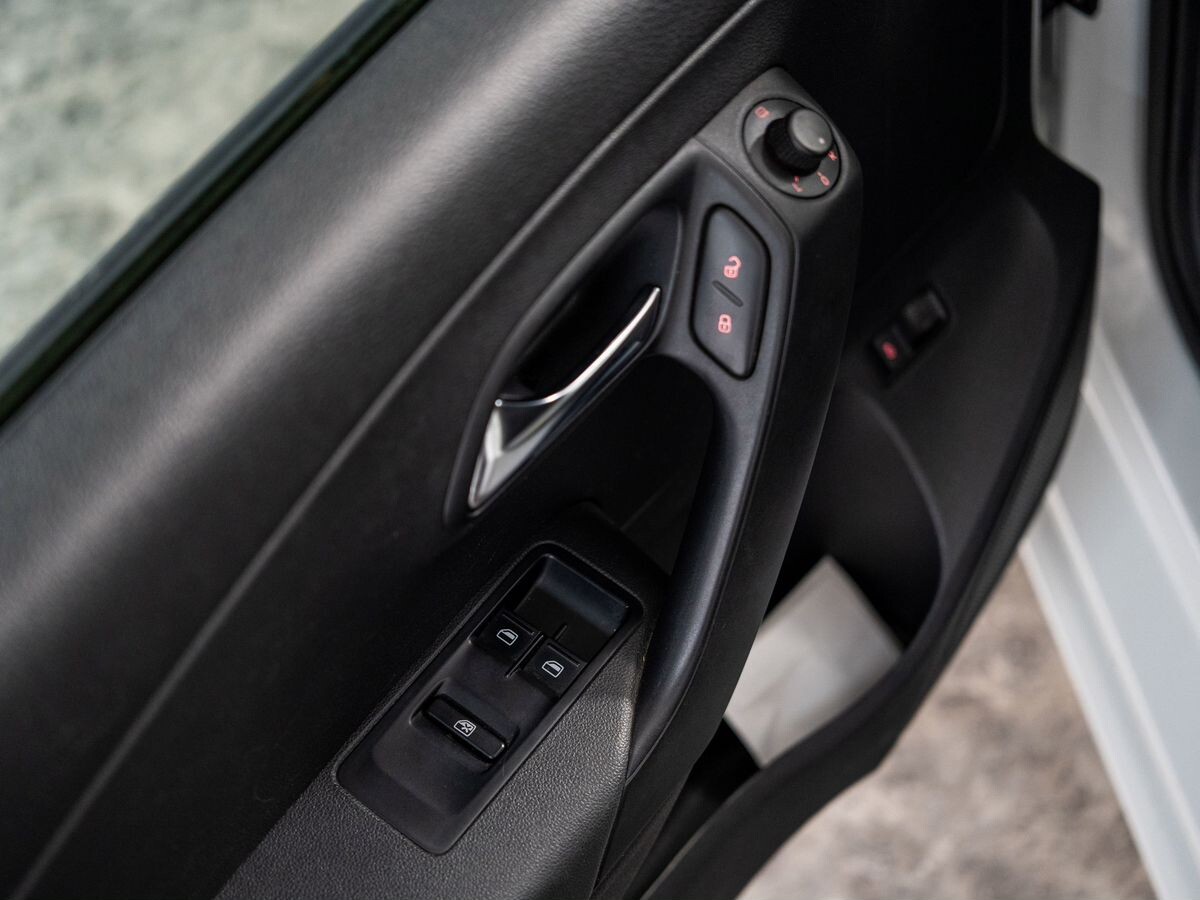 Volkswagen Polo 2016 - фото автомобиля