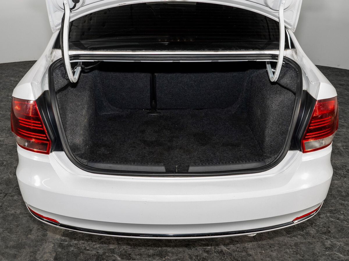 Volkswagen Polo 2016 - фото автомобиля