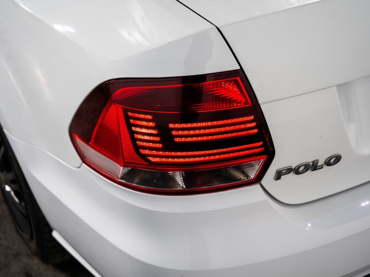 Volkswagen Polo 2016 - фото автомобиля