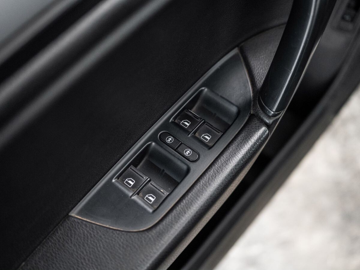 Volkswagen Touareg 2010 - фото автомобиля