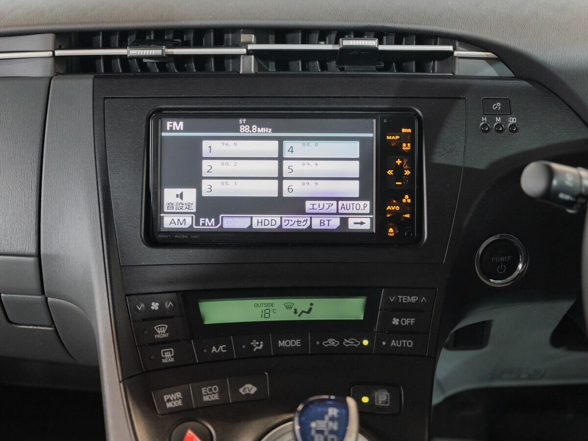 Toyota Prius 2010 - фото автомобиля