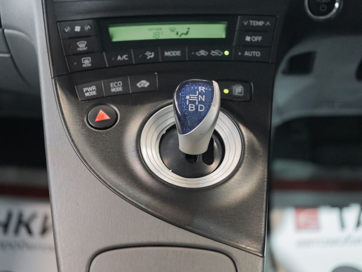 Toyota Prius 2010 - фото автомобиля