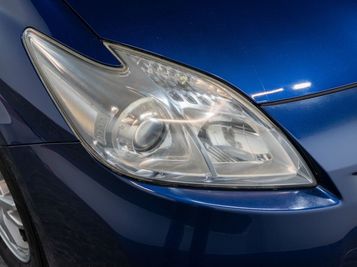 Toyota Prius 2010 - фото автомобиля