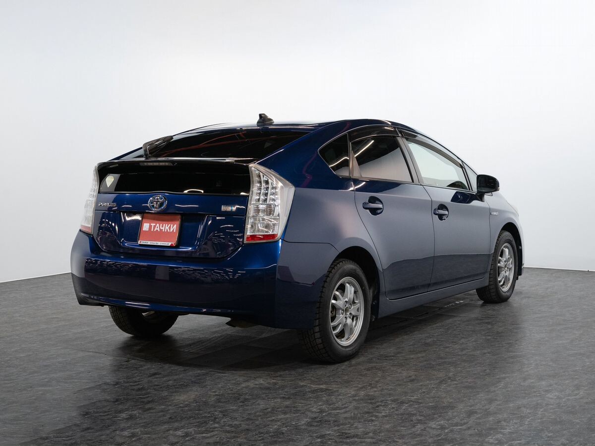 Toyota Prius 2010 - фото автомобиля