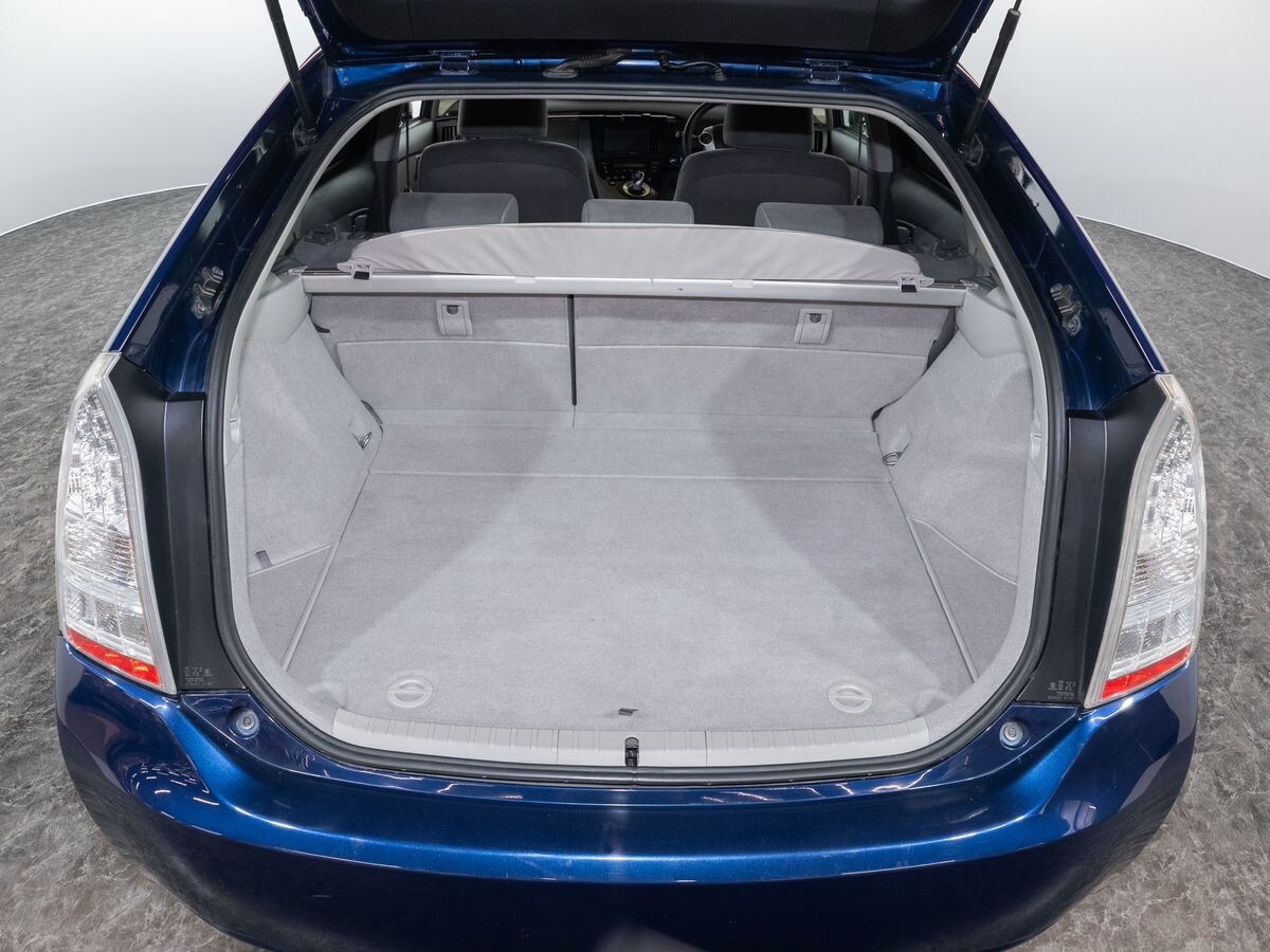 Toyota Prius 2010 - фото автомобиля