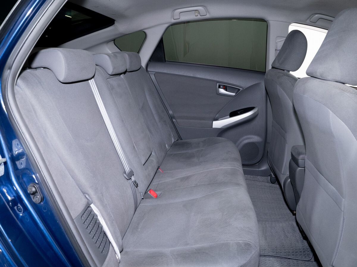 Toyota Prius 2010 - фото автомобиля