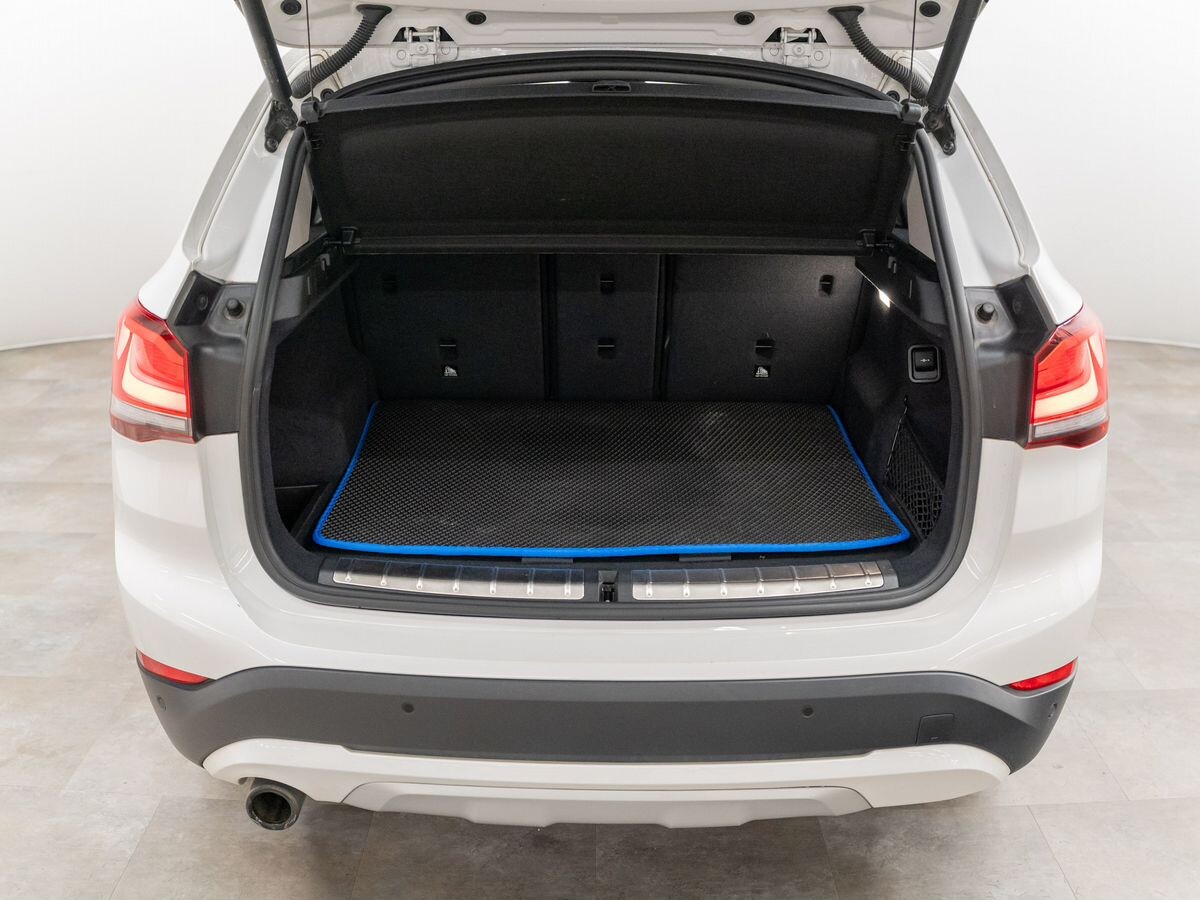 BMW X1 2020 - фото автомобиля