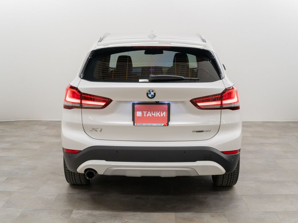 BMW X1 2020 - фото автомобиля