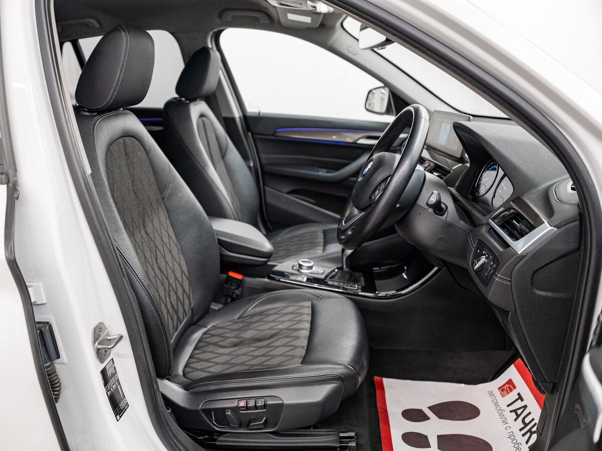 BMW X1 2020 - фото автомобиля