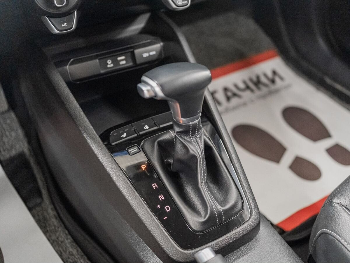 Kia Stonic 2018 - фото автомобиля